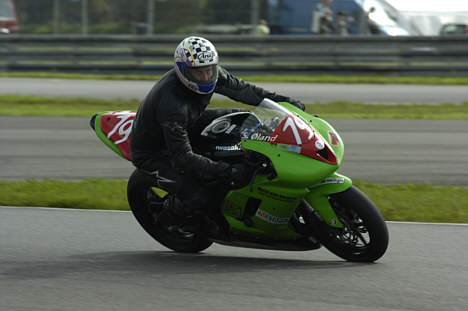 Simon Øland er en af de hurtigste kørere i Supersport-klassen.